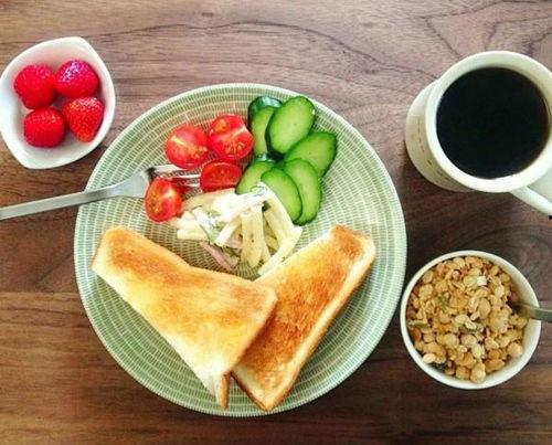 李食早餐吃黑瓜会胖吗,健康美味，增肥风险几何？