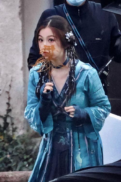 黑暗爆料吃瓜群在线观看,在线观看，揭秘娱乐圈幕后真相