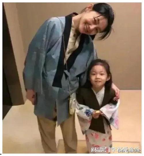 吃瓜爆料夫妇是谁,吃瓜爆料夫妇背后的神秘故事