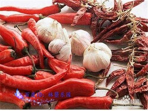 吃黑瓜刺激胃吗会反酸吗,胃部刺激与反酸现象解析